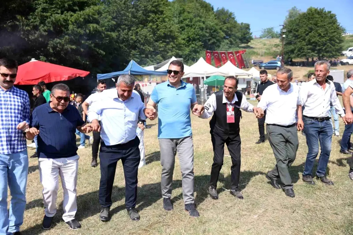 duzcede-6-espitduzu-yayla-senlikleri-renkli-imajlara-sahne-oldu-XcMUV7Jg.jpg