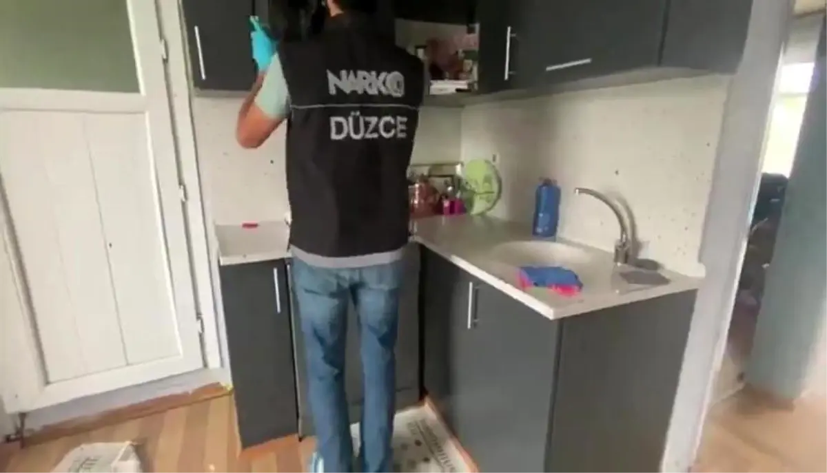 duzcede-uyusturucu-operasyonlari-7-satici-tutuklandi-xHsb9yMN.jpg