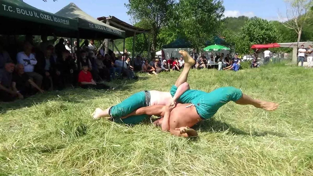 mudurnuda-hacet-bayrami-ve-karakucak-guresleri-coskuyla-kutlandi-DrQIaDFY.jpg