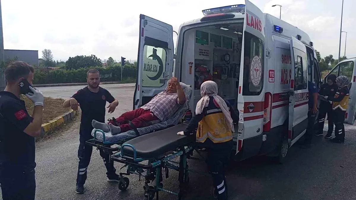 zonguldakta-ambulans-ile-pikap-carpisti-iki-yarali-TSdueYwx.jpg