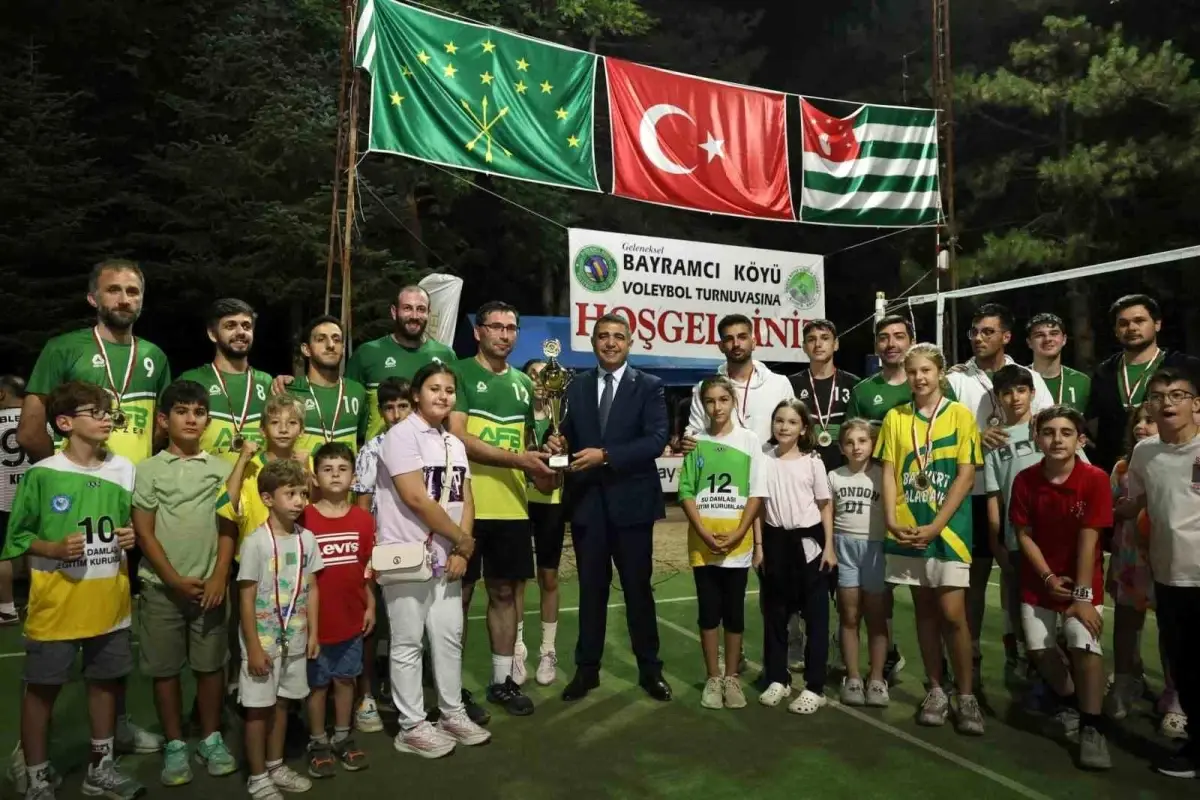 bayramci-koyu-voleybol-turnuvasi-2025-donemi-tamamlandi-MT1MP3bd.jpg