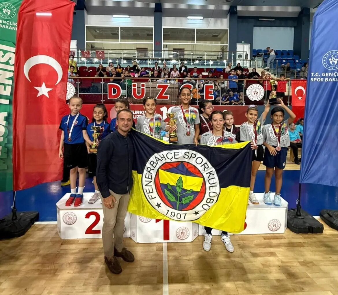 duzcede-minik-atletlerin-heyecan-dolu-gayreti-vZUejhDw.jpg